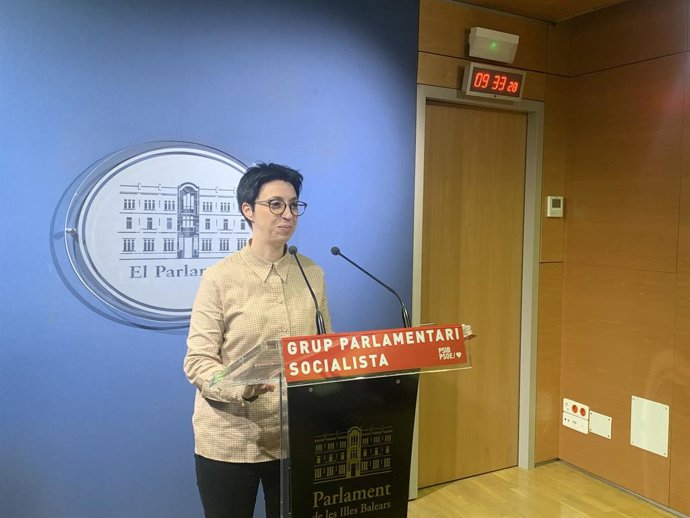 La portaveu del PSIB, Silvia Cano, en el Parlament.