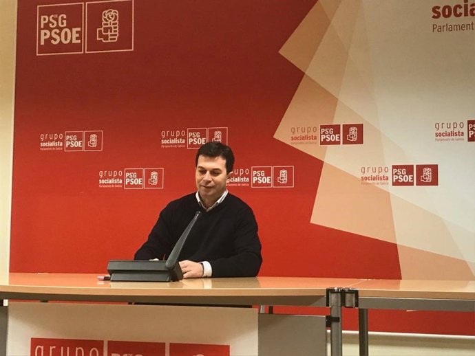 El secretario xeral del PSdeG, Gonzalo Caballero, en la rueda de prensa