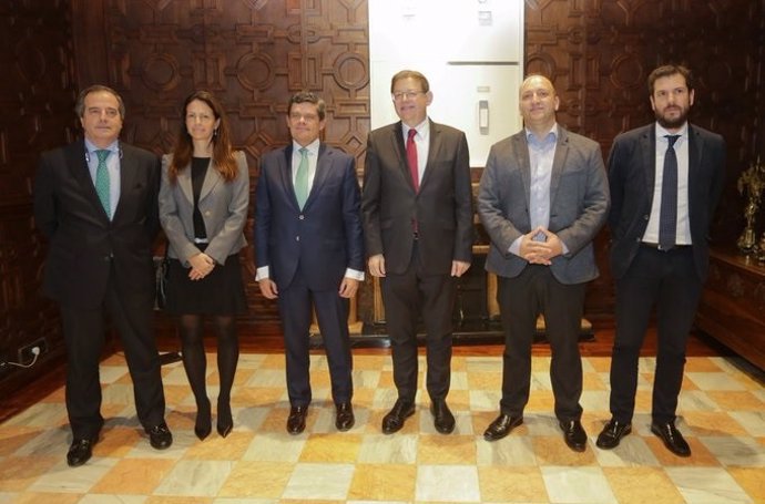 Puig y Dalmau se reúnen con representantes de la Sareb