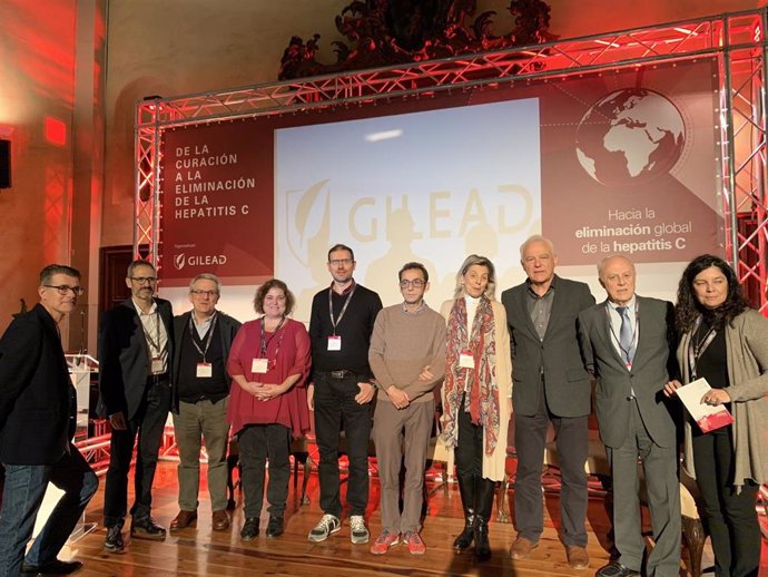 Foto de los participantes en la jornada 'HEPYCURE: de la Curación a la Eliminación de la Hepatitis C', organizada por Gilead Sciences en Valencia