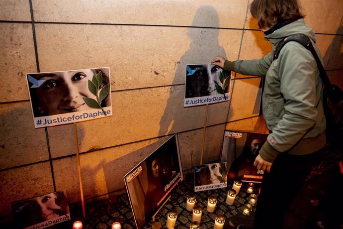 Vigilia en honor a la periodista de investigación asesinada Daphne Caruana Galizia.