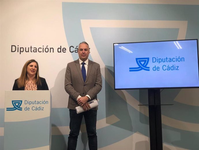 Irene García y Juan Carlos Ruíz Boix en rueda de prensa