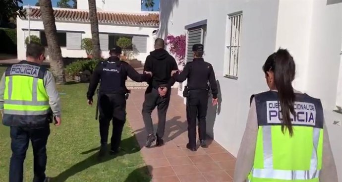 Dete nción de un hombre en Marbella por retención ilegal de su novia, que logró pedir ayuda por correo electrónico