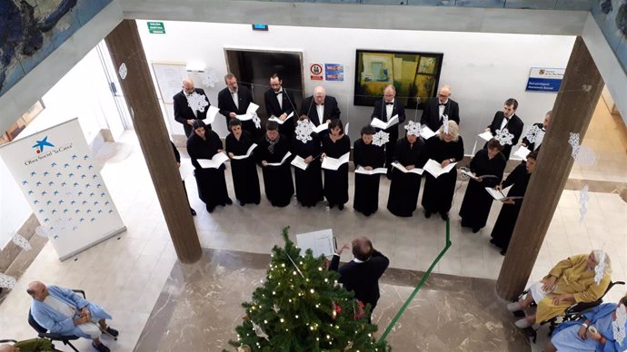La familia coral de la UIB actuará en el marco del programa 'Cap nadal sense nadales' que impusla la Obra Social "la Caixa".