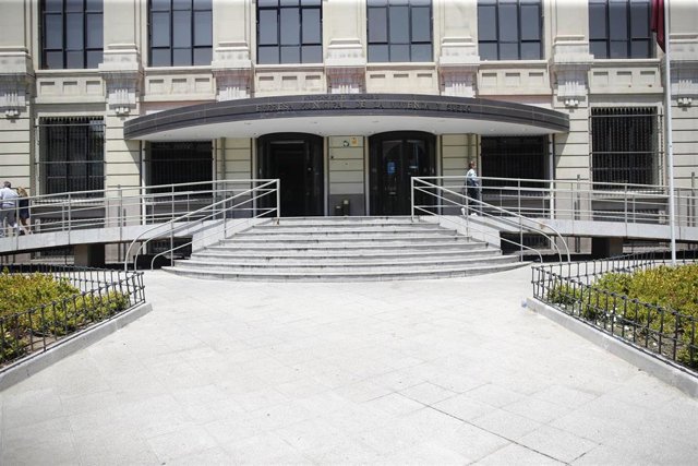 Fachada de la Empresa Municipal de la Vivienda y Suelo de Madrid (EMVS).