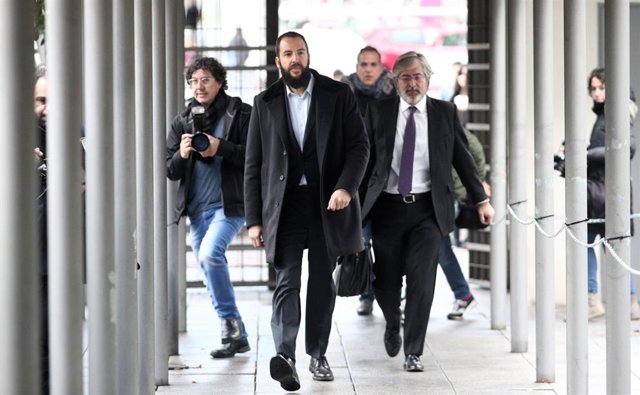 Borja Thyssen, junto a su abogado, a su llegada a los juzgados de lo Penal de Madrid. Imagen de archivo