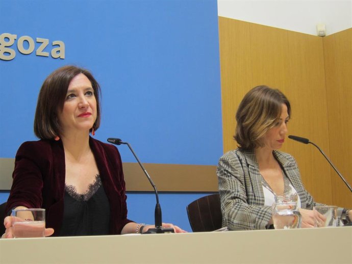 La vicealcaldesa de Zaragoza, Sara Fernández, y la consejera municipal de Servicios Públicos y Movilidad, Natalia Chueca