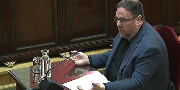 AMP.- El TC rompe su unanimidad y avala la prisión de Junqueras con el voto disc