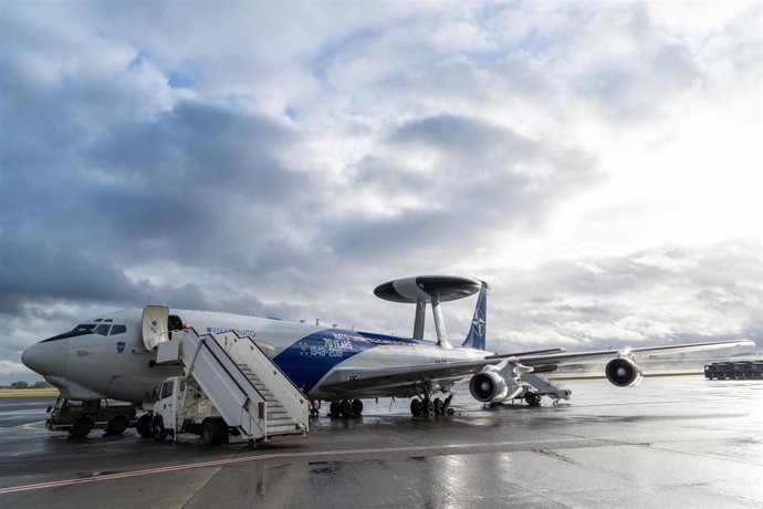 Aviones Awacs de la OTAN en la base aérea de Melsbroek (Bélgica) con motivo de la firma del contrato entre la Alianza y Boeing para su modernización