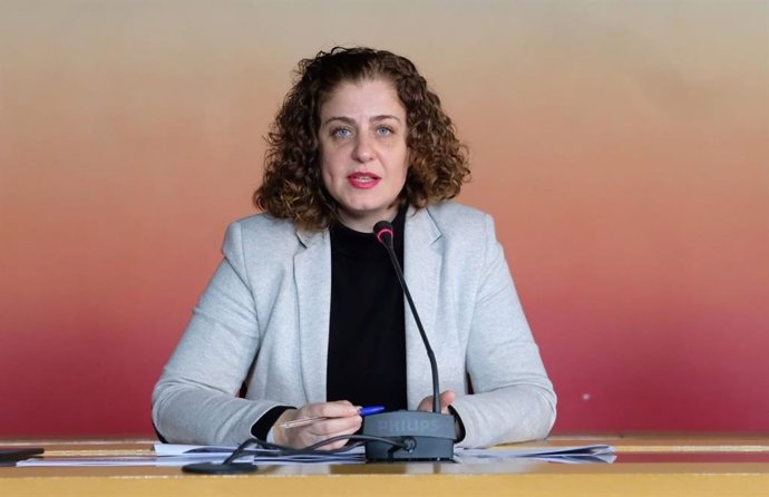 La edil de Más Madrid, Esther Gómez, durante una rueda de prensa del grupo municipal.