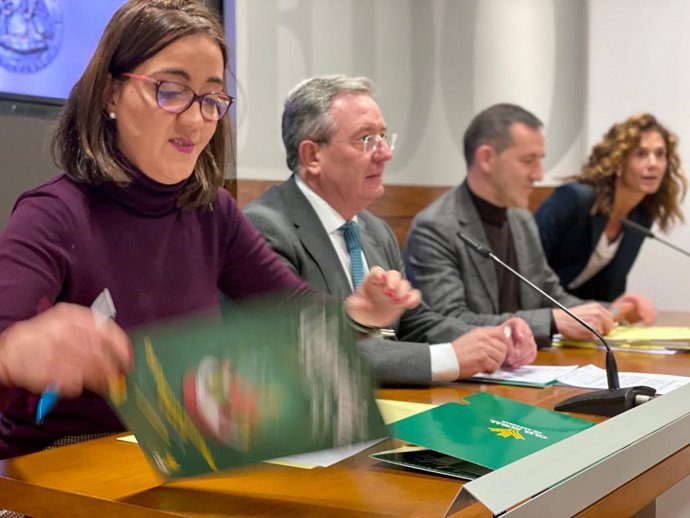 Covadonga Díaz, Antonio Romero, Javier Cuesta y Liliana Valdés.