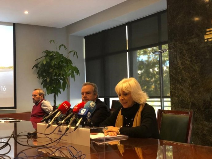 Teófina Martínez en rueda de prensa