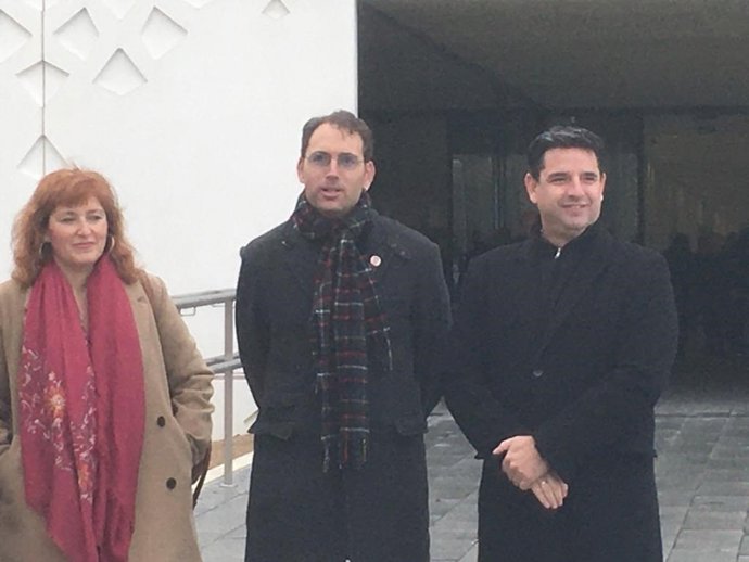 Toni Valero (centro)  junto a Pedro García (dcha.) en Córdoba.