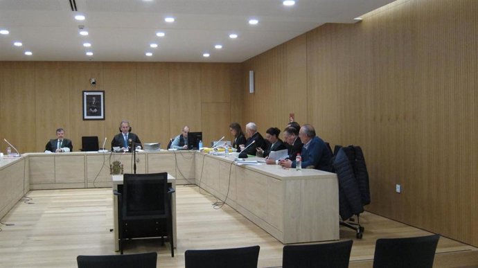 Juicio al exgerente del Consorcio Provincial de Prevención y Extinción de Incendios de la Diputación y el exjefe de Contabilidad y Administración.