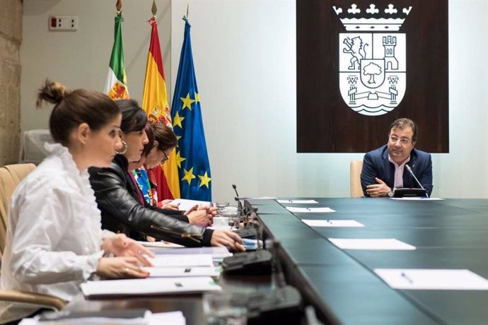 Reunión del Consejo de Gobierno de la Junta de Extremadura en el que se ha aprobado la oferta adicional de plazas para estabilización de empleo temporal en Administración General