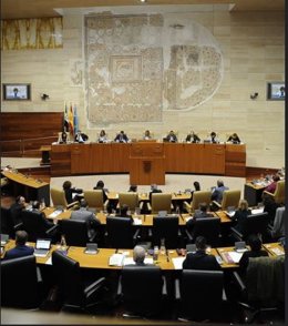 Pleno en la Asamblea de Extremadura