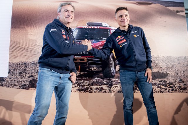 Carlos Sainz y Lucas Cruz (Mini) preparan el Dakar
