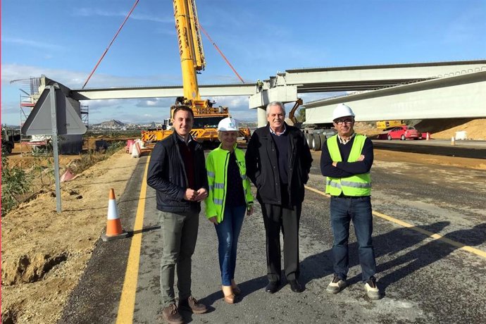 La delegada territorial de Fomento en Almería visita las obras de la carretera Vera-Garrucha