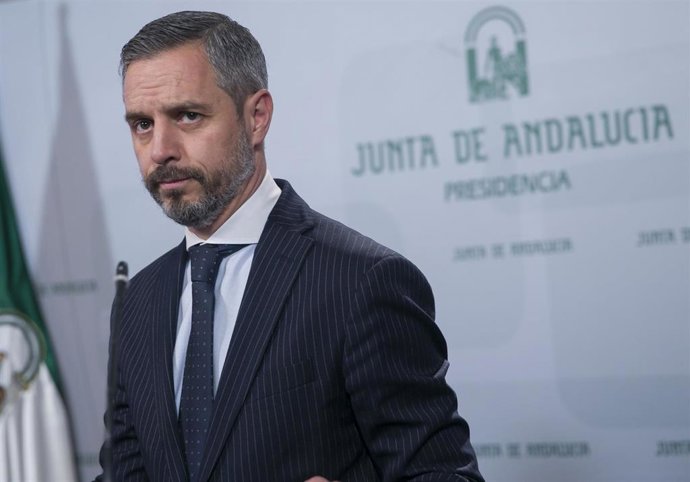 Rueda de prensa tras la reunión del Consejo de Gobierno de la Junta de Andalucía. El consejero de Hacienda, Juan Bravo, al inicio de su comparecencia. En el Palacio de San Telmo, Sevilla, a 17 de diciembre de 2019.