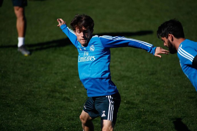 El jugador del Real Madrid Club de Fútbol, Alvaro Odriozola, durante un entrenamiento del equipo en Valdebebas. 