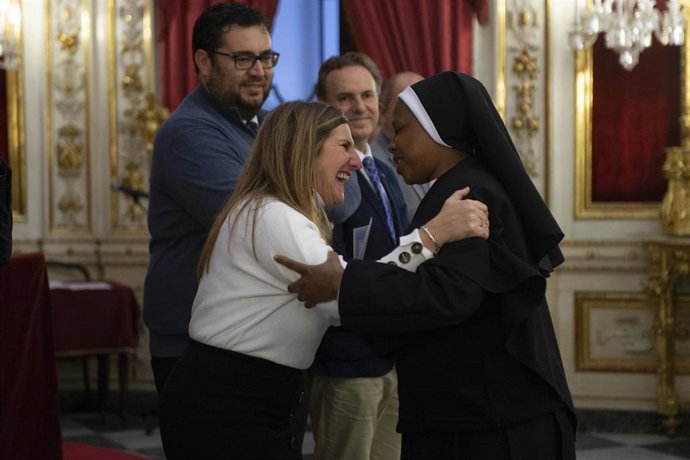 Irene García en la entrega del aguinaldo de Diputación
