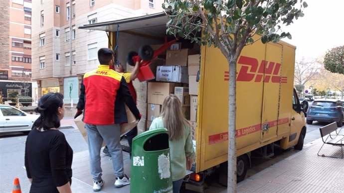 Envio de ropa y comida a campos de refugiados organizado por CCOO