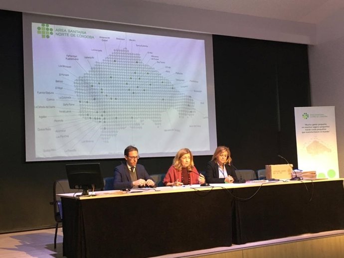 Botella (centro), en la clausura de las jornadas 'Juntos Innovamos'