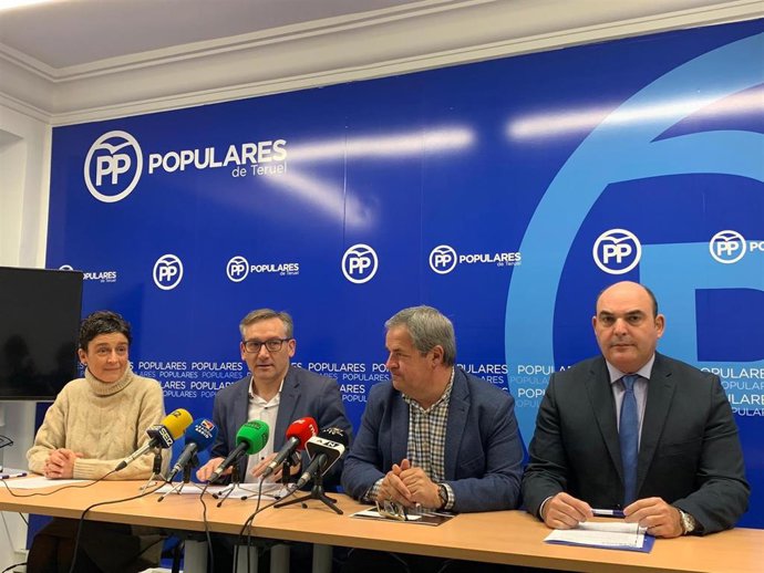 Los cuatro diputados de la provincia de Teruel durante la rueda de prensa