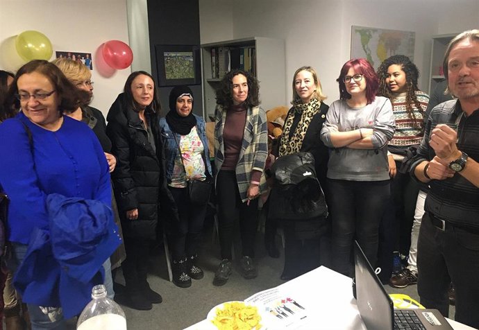 La consejera de Derechos Sociales y Bienestar se reúne con representantes de Accem