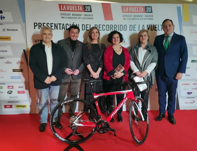 [Grupoasturias] Nota Prensa Y Foto Presentación La Vuelta 2020