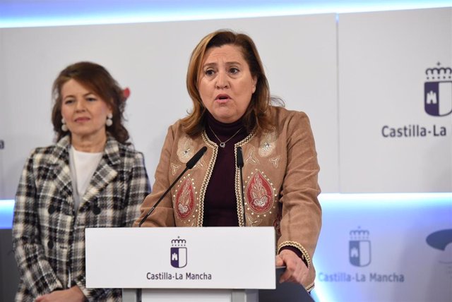 La consejera de Educación, Cultura y Deportes del Gobierno regional, Rosa Ana Rodríguez, en rueda de prensa.