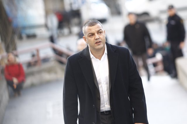 Miguel Ángel Flores, promotor de la fiesta de Halloween que se cobró la vida de cuatro jóvenes, a su llegada al juicio por el Madrid Arena.