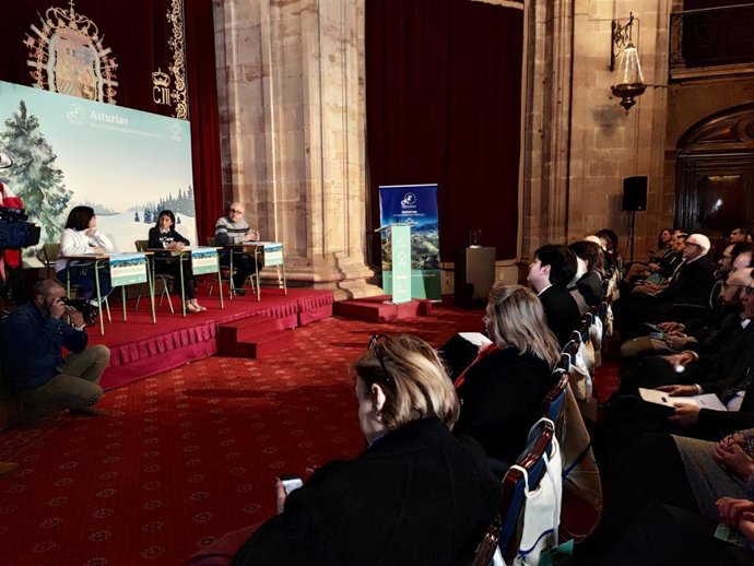Participantes de la clausura de los actos organizados con motivo de la elección de Asturias como región emprendedora.
