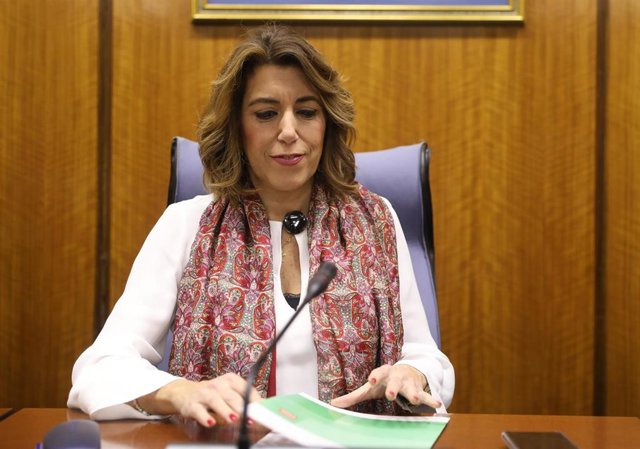La secretaria general del PSOE-A y presidenta del grupo parlamentario, Susana Díaz, este miércoles antes de intervenir ante el PSOE-A
