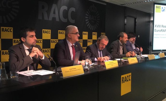 El director del RACC, Josep Mateu, junto al resto de representantes de las entidades que han colaborado en la elaboración del estudio EuroRAP