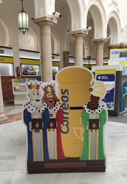 Correos instala en sus oficinas buzones especiales para las cartas a los Reyes Magos.