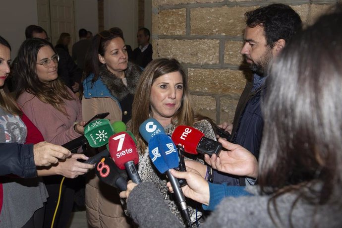 Irene García atiende a los periodistas