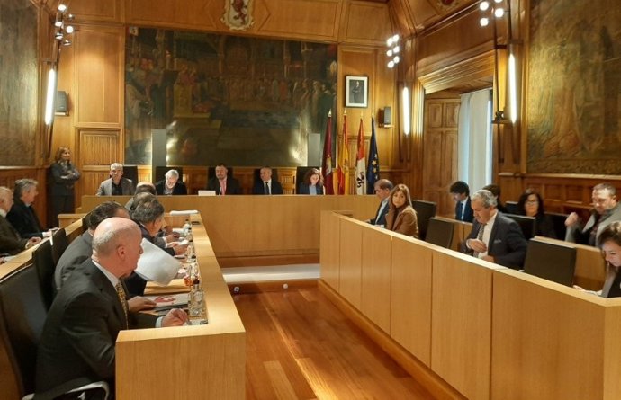 La Diputación de León pedirá a la Junta las Edades del Hombre en Valencia de Don Juan y Villafranca
