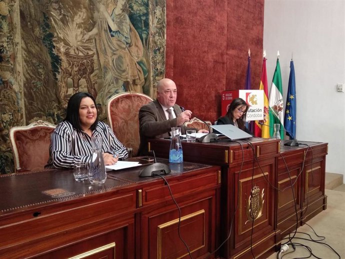 Antonio Ruiz preside el Pleno de la Diputación