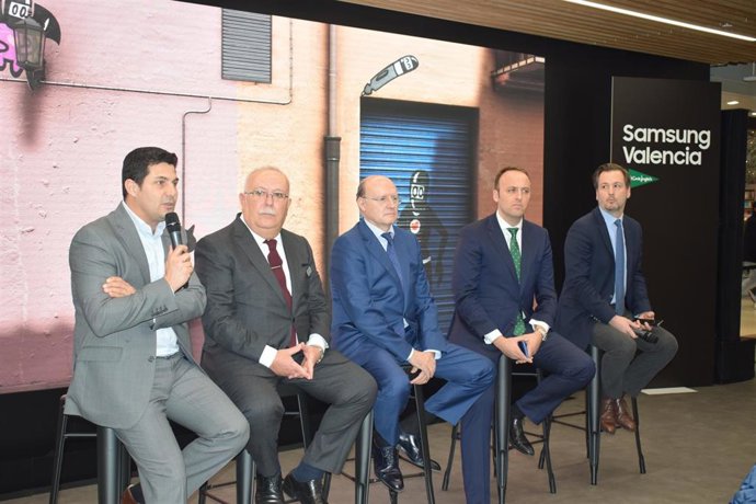 Inauguración de la tienda Samsung en El Corte Inglés Valencia.
