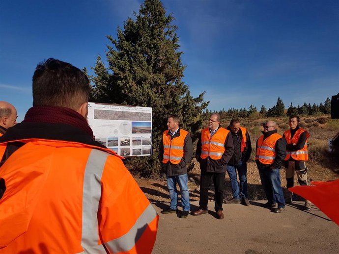 El Consejero De Vertebración Del Territorio, Movilidad Y Vivienda Del Gobierno De Aragón, José Luis Soro, Visita Las Obras De La Carretera A-121, En El Tramo Entre Ricla Y Fuendejalón.