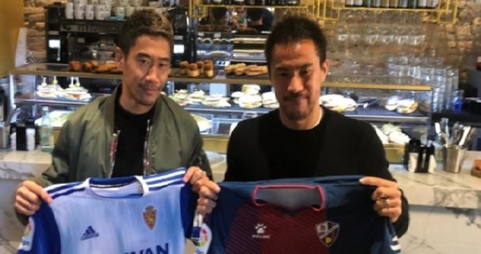 Los futbolistas del Real Zaragoza y la SD Huesca, Shinji Kagawa y Shinji Okazaki