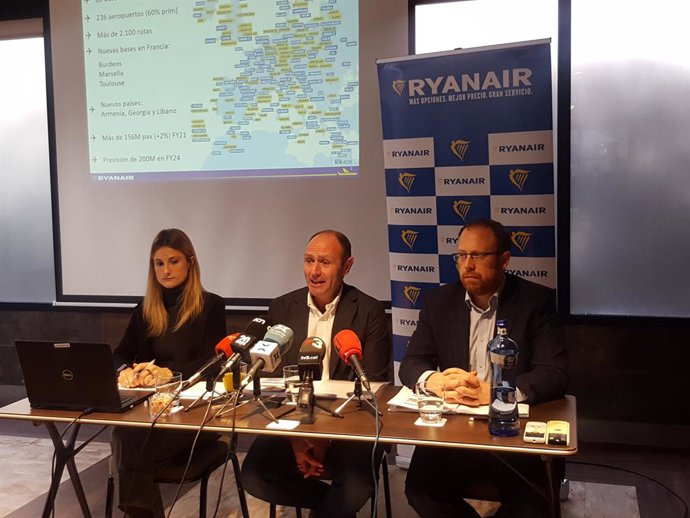 El Chief Mrqueting Officer de Ryanair, Kenny Jacobs, i el People Director, Darrell Hugues.