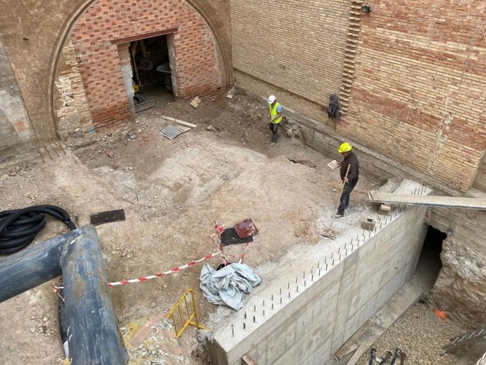 Labores de restauración en la Casa de las Conchas
