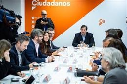 Reunión de la Comisión Gestora de Ciudadanos, con Manuel García Bofill presidiendo.