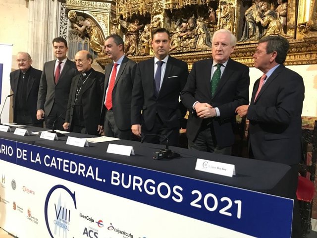 Firma del convenio con La Vuelta.