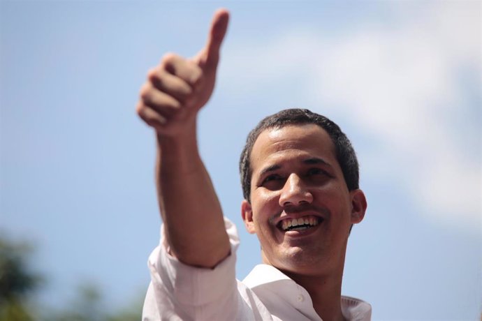 El autoproclamado "presidente encargado" de Venezuela, Juan Guaidó