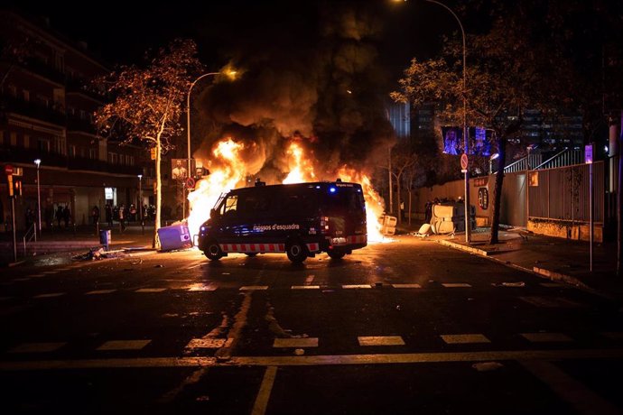 Incidentes tras la manifestación convocada por Tsunami Democratic por el partido entre el FC Barcelona-Real Madrid en el Camp Nou, a 18 de diciembre de 2019