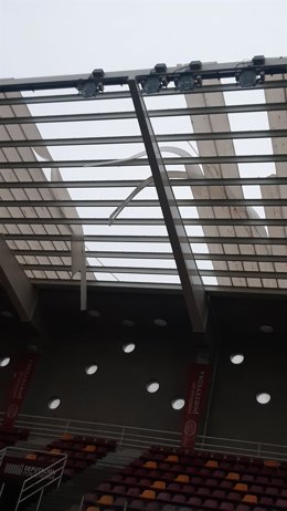 Desprendimiento de las láminas del estadio de Pasarón de Pontevedra