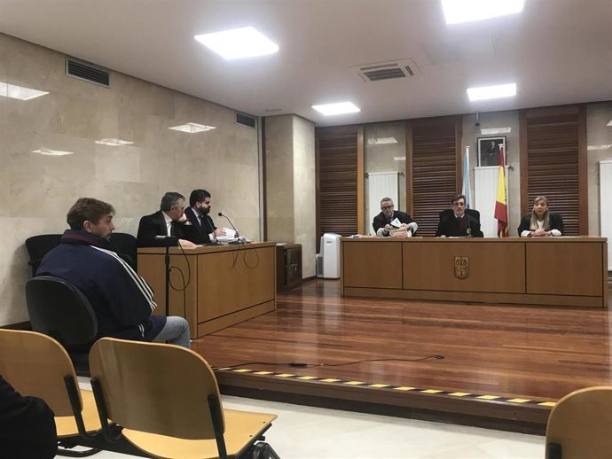 El acusado de homicidio en grado de tentantiva por el atropello de su excuñado en Boiro (A Coruña) acepta 5 años de cárcel
